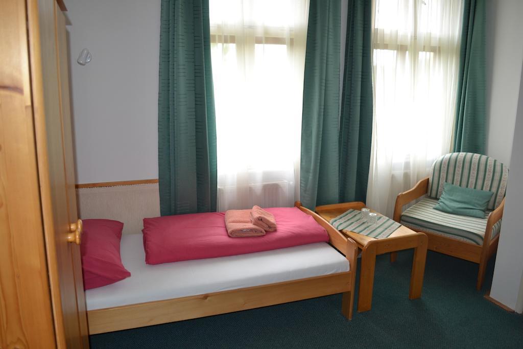Pension65 Police nad Metují Zimmer foto